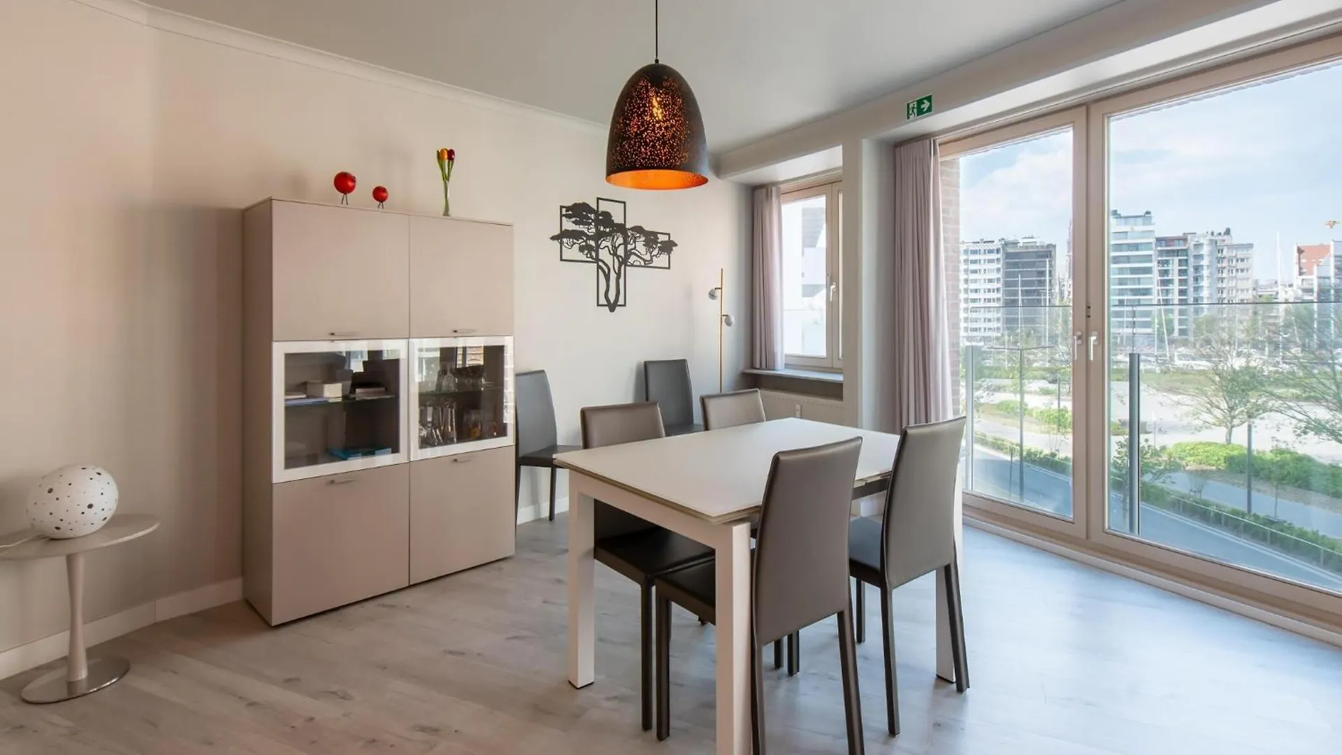 Beautiful Apartment With View Остенде