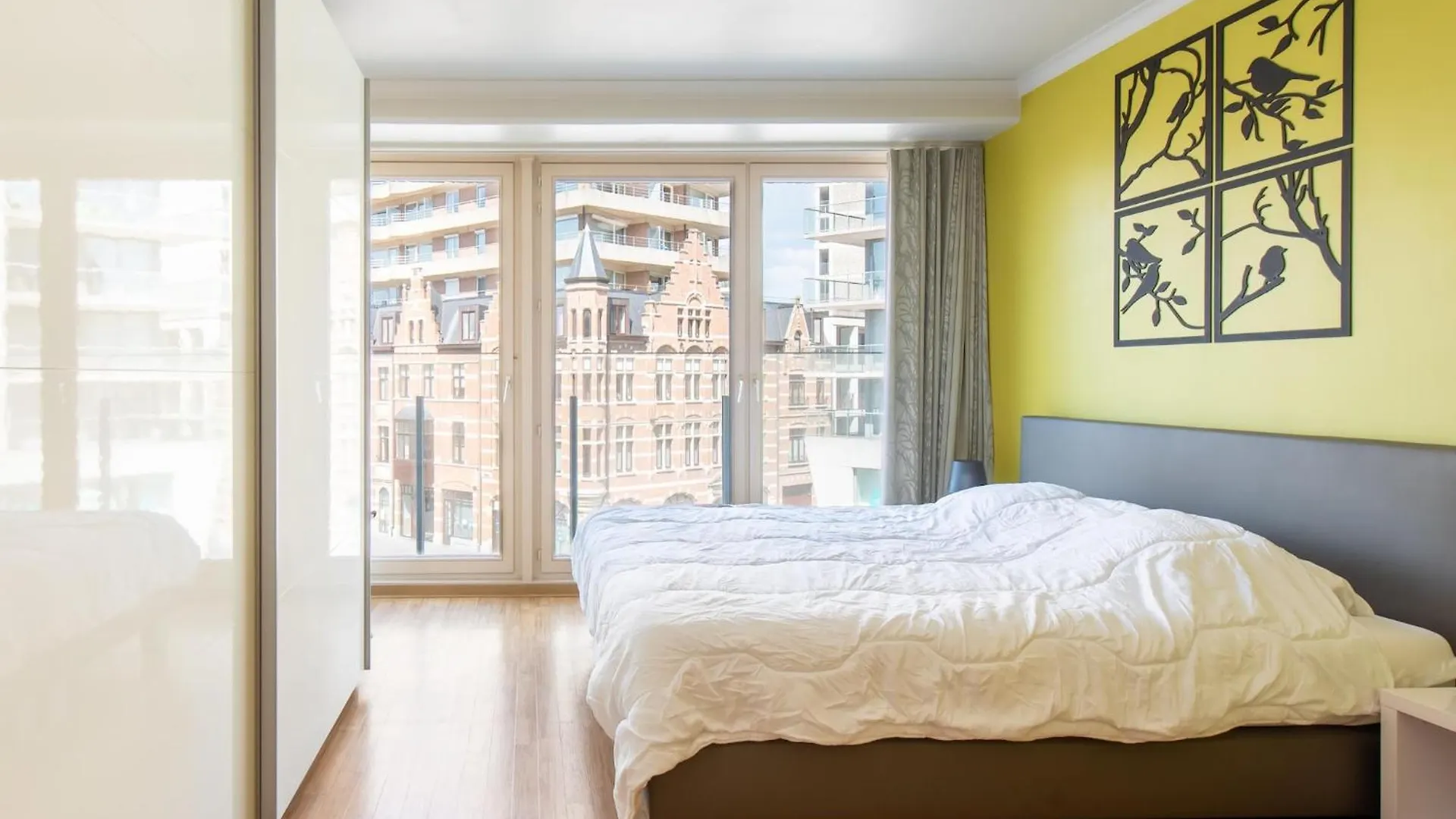 Beautiful Apartment With View Остенде